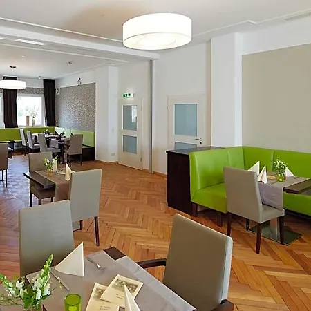 Karolinger Hof 3* Lorsch